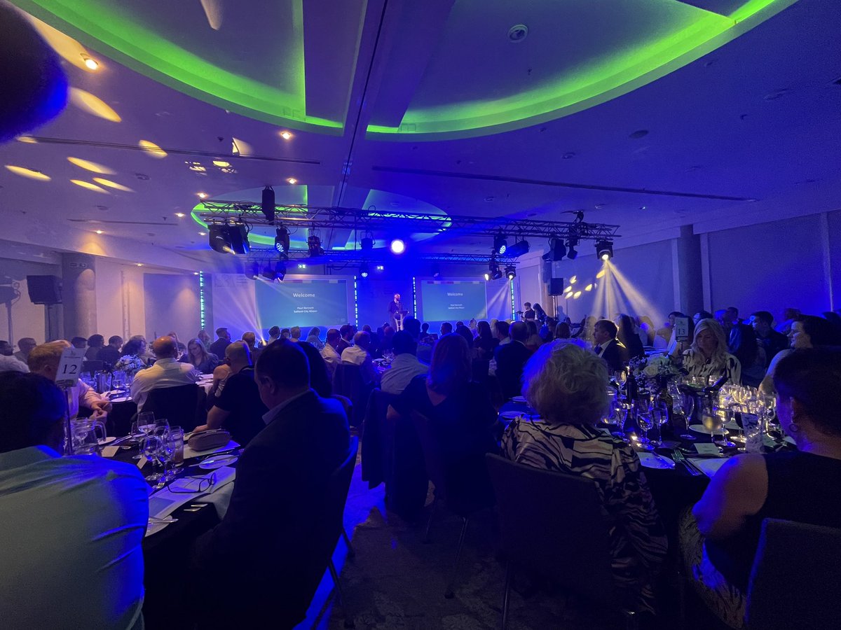 Lovely to listen to @VKHawkesworth at the Salford Business Awards this week. Hosted the event with real zest: her smile and enthusiasm lit up the room. #bbcradio #awards #success #salford #motivation @BBCR1 @BBCRadioManc #neverstop