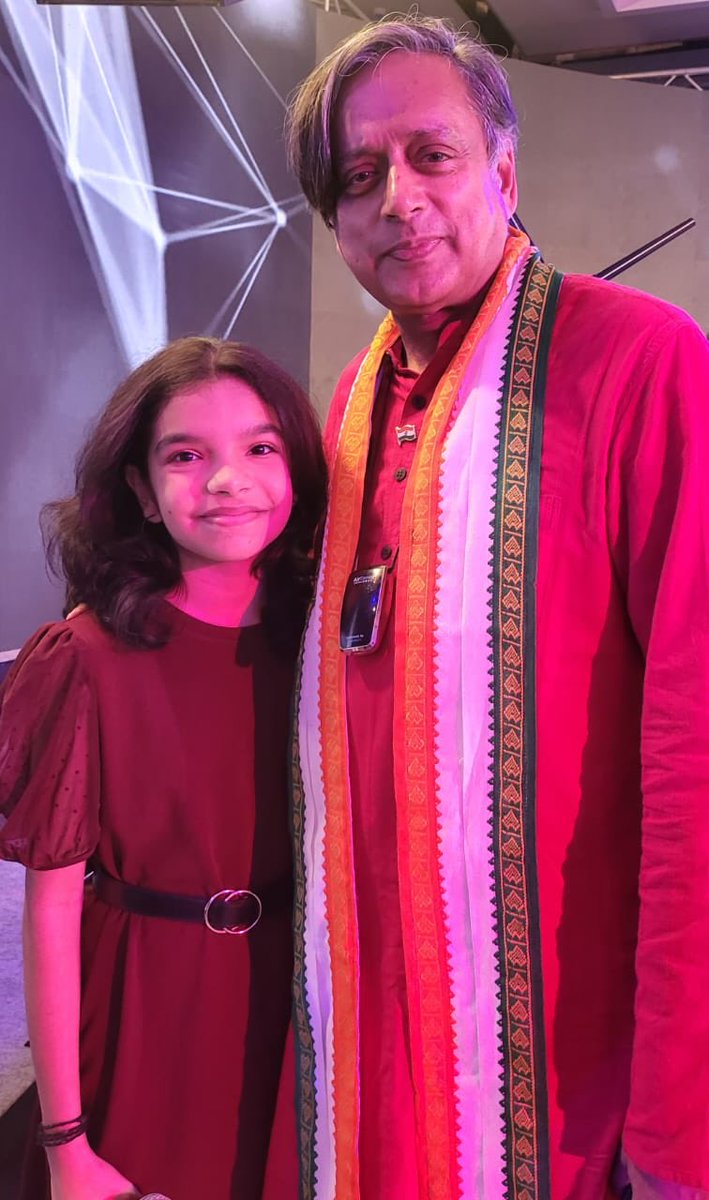 Congratulated young Avanthika on her magnificent rendition of the prayer song at the SP Fort event last night. She has an astonishing voice for a 13 year old & her vocal range has to be heard to be believed. A future star!