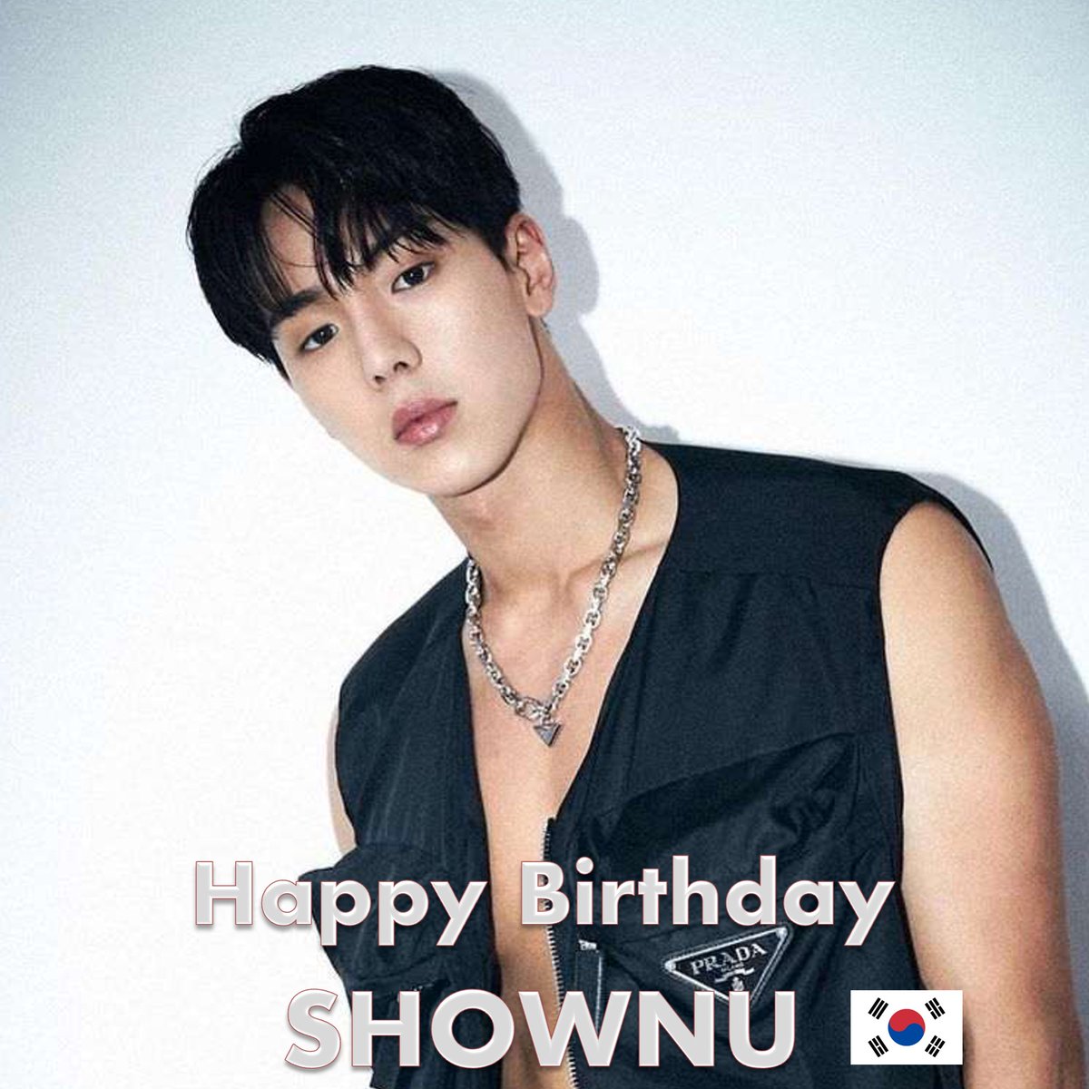 WORLDMUSICAWARD's tweet image. Happy 31st Birthday to #MONSTAX's very handsome and extremely talented leader #SHOWNU!👏🎂🎉🌟👑💛
#HBDtoSHOWNU
#HAPPYSHOWNUDAY #셔누
#뜨겁게_축하해_빛나는_셔누데이