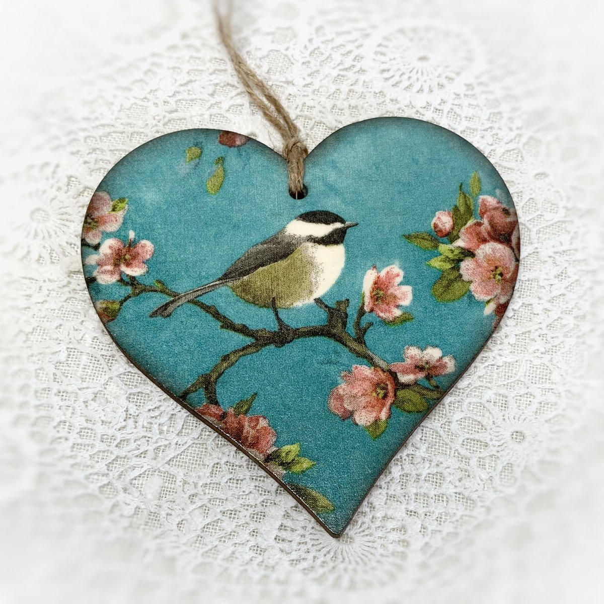 studio_grove's tweet photo. Happy Sunday! 
#BirdsOfTwitter #coaltit #blossom #heartdecor #decorations #handmadegifts #etsyuk https://t.co/ZcZNLgFZDR