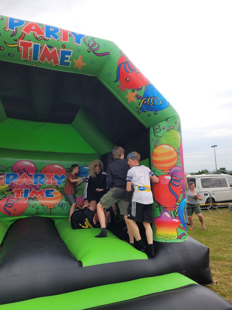 Brodstock 2023! Our boys helped supervise the inflatables today and we were bowled over by all the lovely comments from parents about their conduct. Well done team! @OldBrodleians @Brodstock_