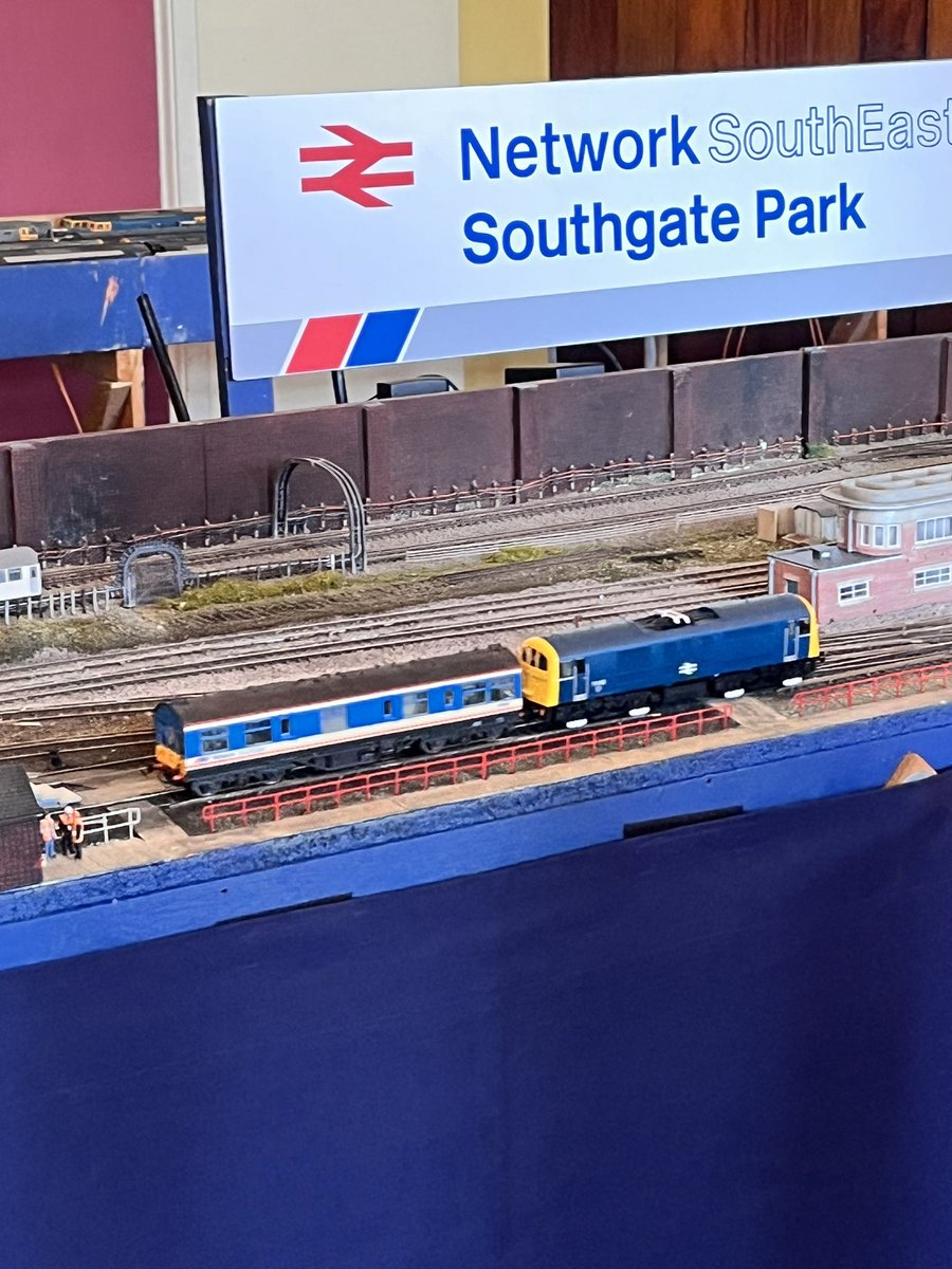 #SouthgateParkLayout #Openday 50007 arrives from Old Oak Common, 31235 from Cricklewood and 71012 from Stewart’s Lane @DemuShowcase #TMRGUK