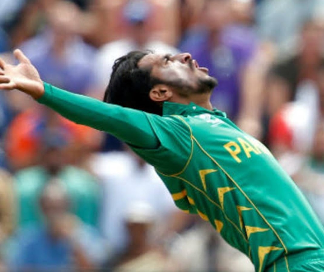 pct_holic's tweet photo. The OG's in #CT17final who doesn't allow the opponents to make comeback in game. #ChampionsTrophy #CricketTwitter #SLvPAK https://t.co/BFS0GVAL44