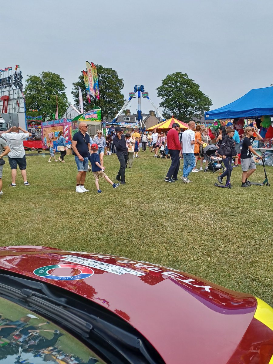 PsoJakes's tweet photo. Great day speaking to the public at Sutton in Craven fun Day #northyorkshirepolice #skiptonfirestation #cravenpolice https://t.co/zc3hjlQ6rV