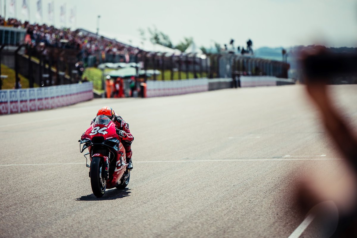 94jonasfolger's tweet image. #GermanGP 🏁 in 🅿️1️⃣7️⃣ +48.962

#JF94 with #GASGASFactoryRacingTech3 at @Sachsenring_de

@MotoGP  
@Tech3Racing #KTM #RC16 
#GetOnTheGas 
@alpinestars