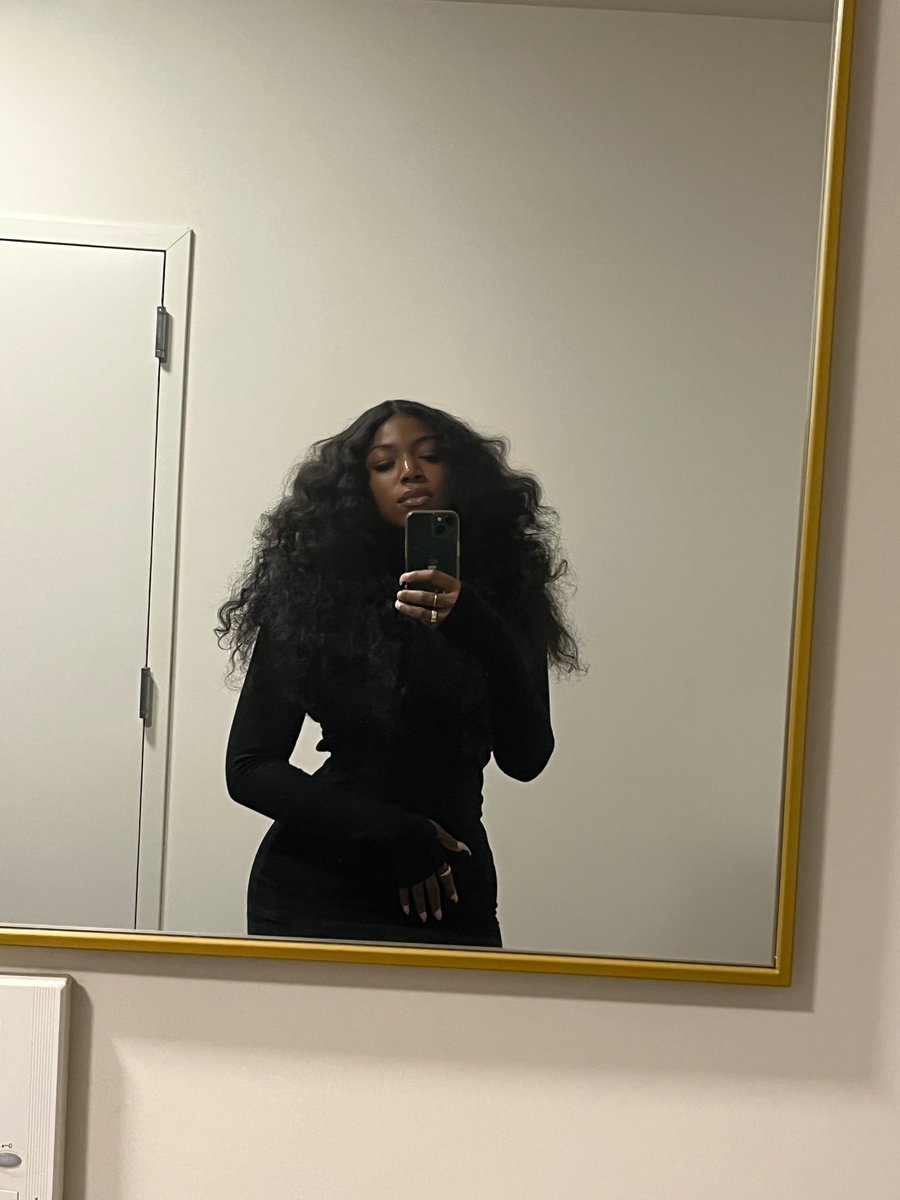 nissybnf's tweet photo. Wearing @bynissymarie last night. https://t.co/eRvu0GT5jz