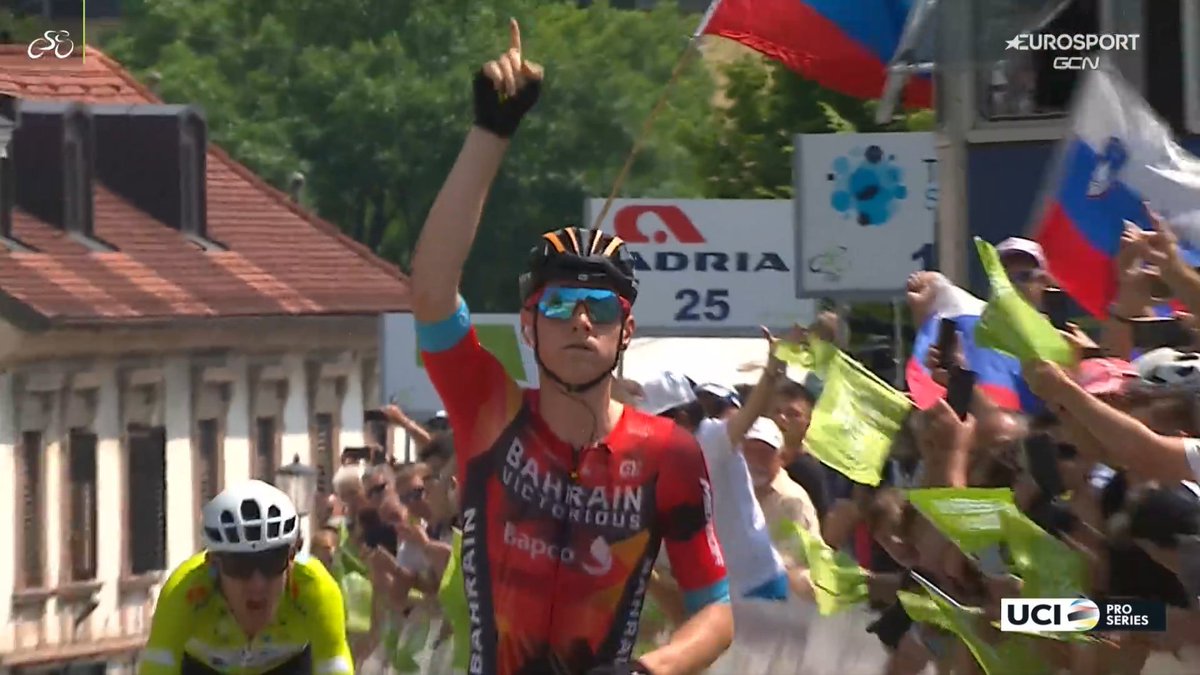 Tour of Slovenia 2023'te 5. ve son etabı Bahrain-Victorious'tan Matej Mohoric kazandı ve Slovenlere gün etap galibiyetini getirdi.

• Mohoric, etap galibiyetini takım arkadaşı Gino Mader'e adadı... #FightForGreen #TourofSlovenia