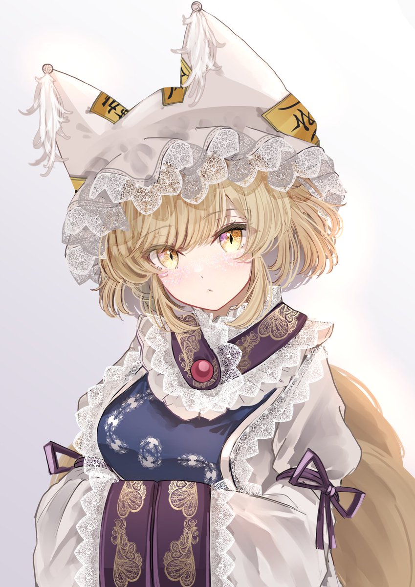 yakumo ran 1girl solo blonde hair hat yellow eyes tail fox tail  illustration images