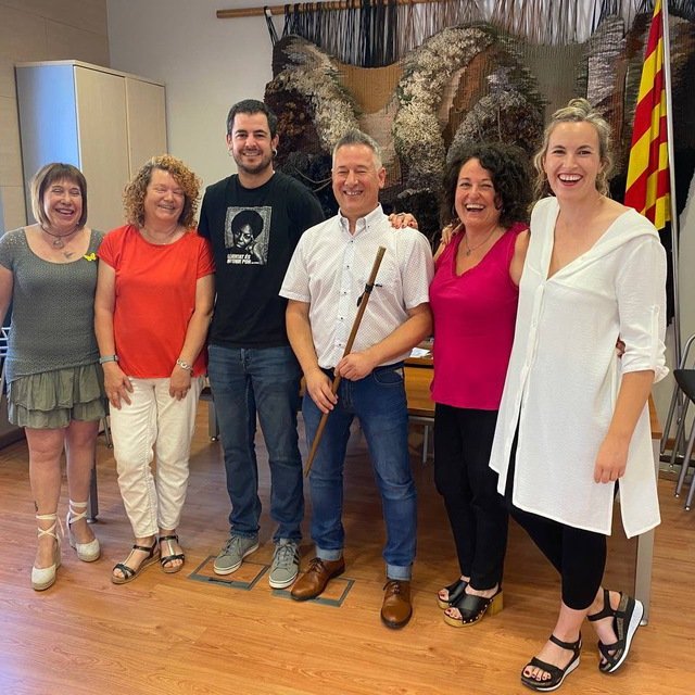 Ahir va ser un dia d.emocions intenses i un dia històric per Subirats! Per primera vegada un govern d.esquerres, social, feminista, ecologista i independentista al municipi. El govern ERC-CUP ha vingut per servir-vos i ens posem a treballar des del minut zero!