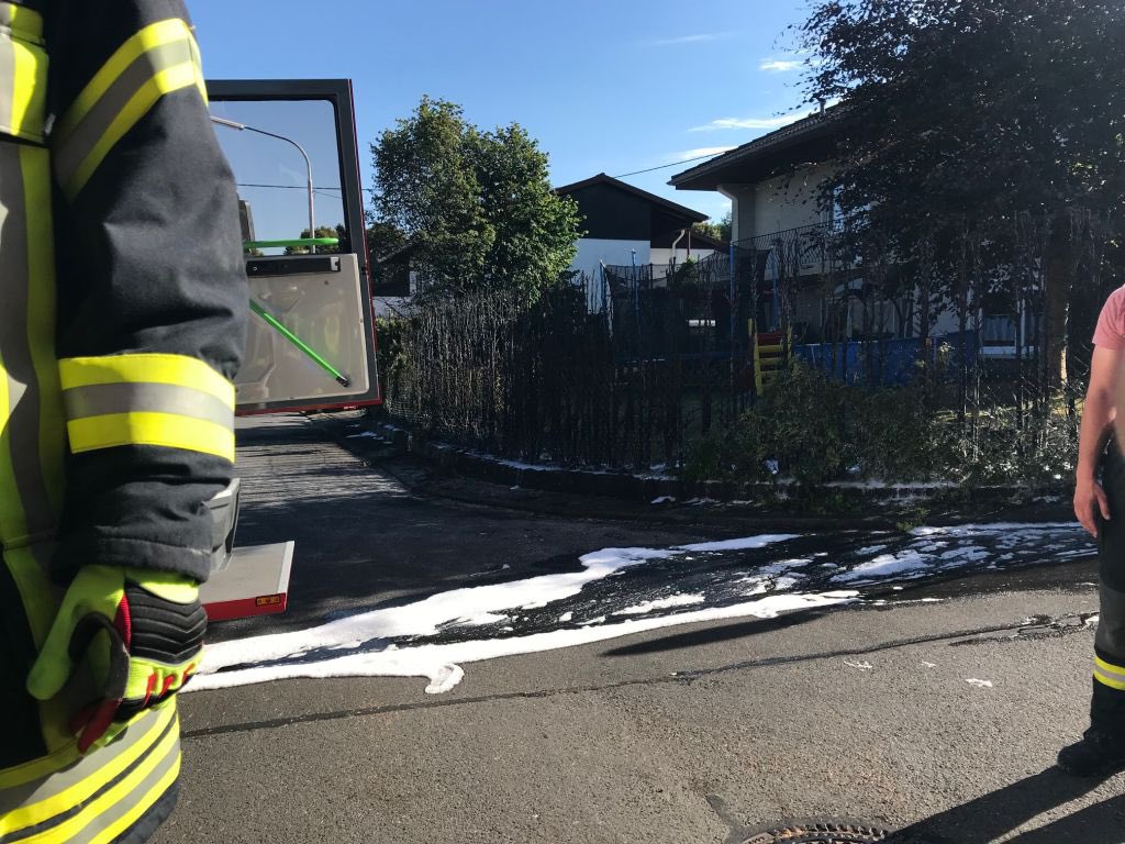 Aus aktuellem Anlass möchten wir nochmals auf die Gefahren bei der Verwendung von Gasbrennern bei der Unkrautvernichtung hinweisen. Alle Informationen erhaltet Ihr hier: ww112.de/index.php?id=4… #feuerwehr #einsatzfw