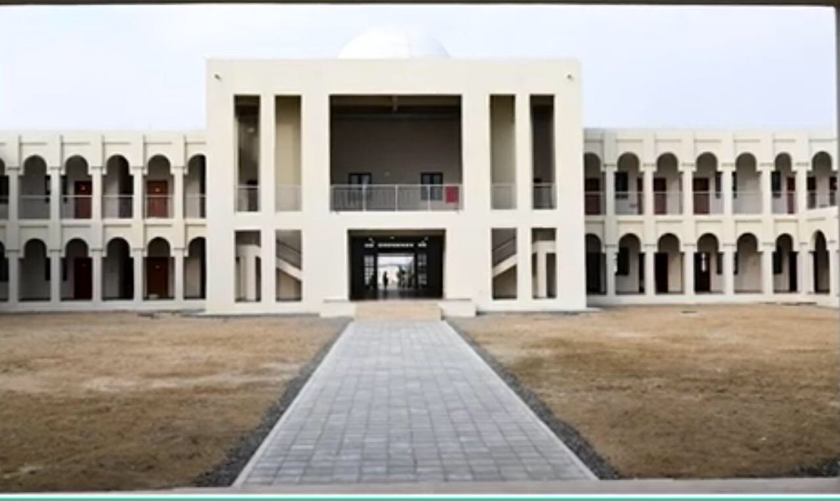 PlanComPakistan's tweet photo. "🎓Pak China Technical &amp; #VocationalInstitute in #Gwadar is paving way for a skilled workforce. 

Thanks to its establishment as a Strategic Economic Development (SED) project under the umbrella of #CPEC

Empowering #youth with technical education for a brighter future! 🙌✨ https://t.co/jW1iuqQgyd