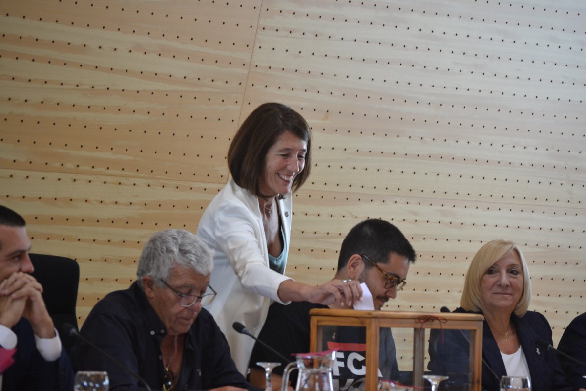 carme_olaria's tweet image. 📣 Ahir vaig prendre possessió com a regidora a l'Ajuntament de Mollet per "mantenir-me fidel als anhels del poble de Catalunya i al mandat de l'1 d'octubre", així com per fer "una oposició ferma, rigorosa a i assenyada, amb Mollet sempre al cap i al cor".