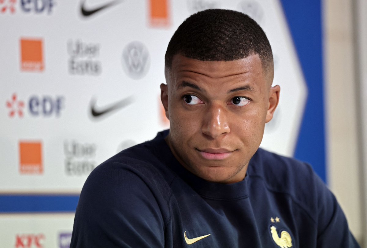 Kylian Mbappé on leaving PSG as free agent in 2024: “I will stay at PSG next season then I will only decide my future in 2024”. 🔴🔵 #PSG

“Many things can happen in one year, especially in a club like PSG”, Kylian told Telefoot.