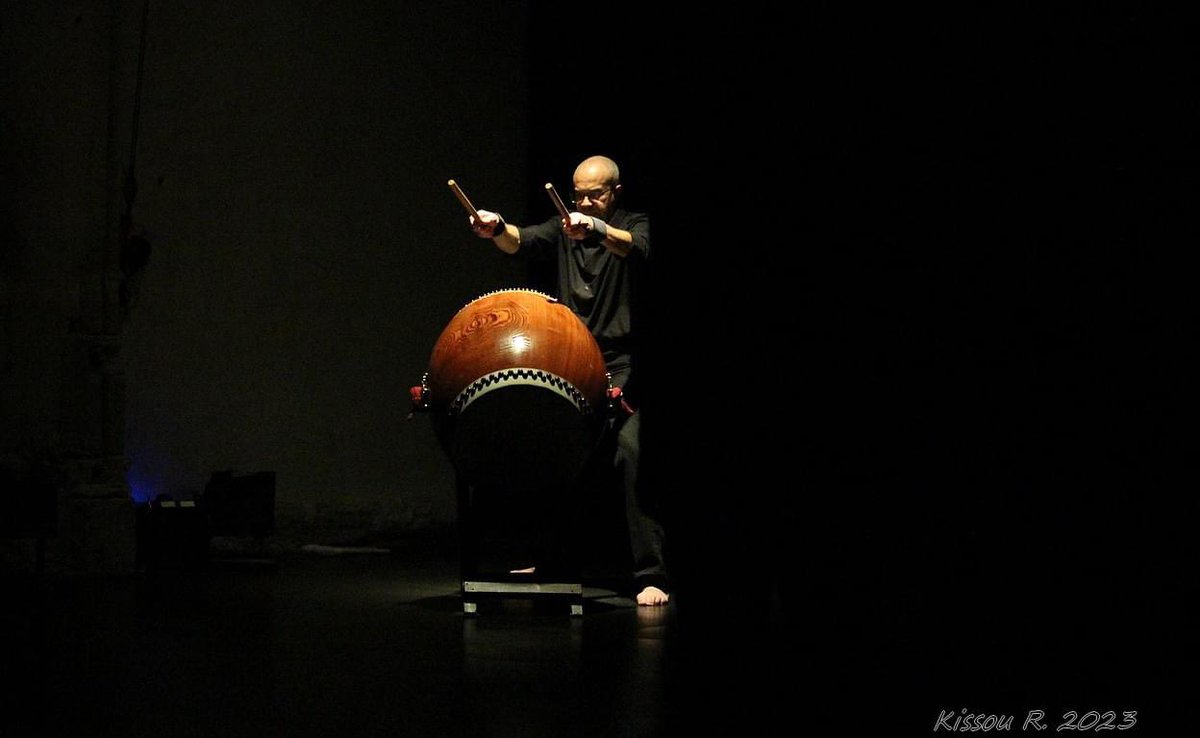Michelribal_FR's tweet photo. #taiko #wadaiko #theatredurondpoint #valreas #kaminarinokodomotaiko #performance https://t.co/HnSi2azfeQ