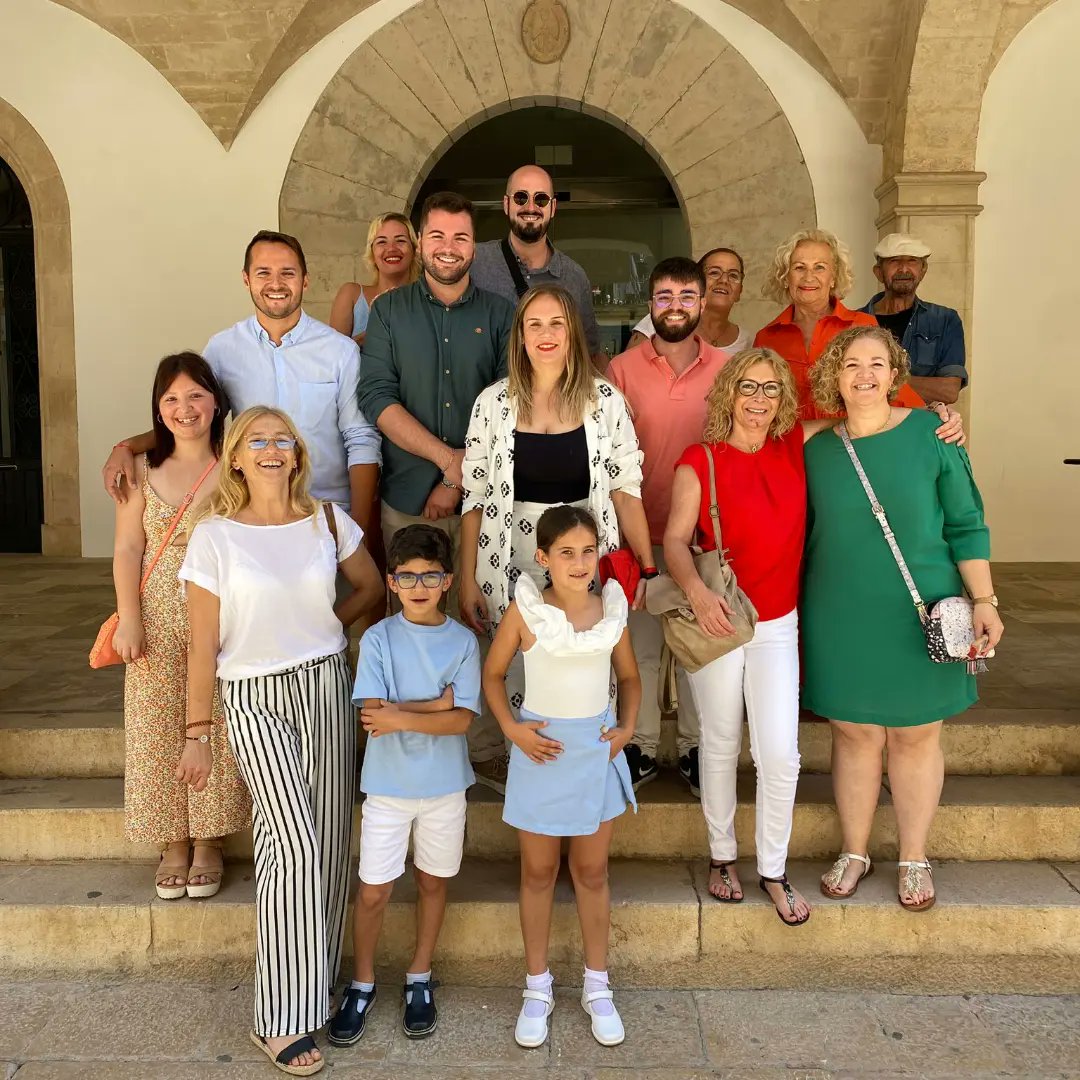 Felanitxpsoe's tweet photo. 🔴 Ahir es va constituir el nou Ajuntament de #felanitx.

Els i les socialistes amb els nostres regidors electes farem una oposició responsable, de fiscalització i control permanent a l'equip de govern com fins ara hem fet. Defensant tot el llegat i drets progressistes. https://t.co/MPj5AgMKtt