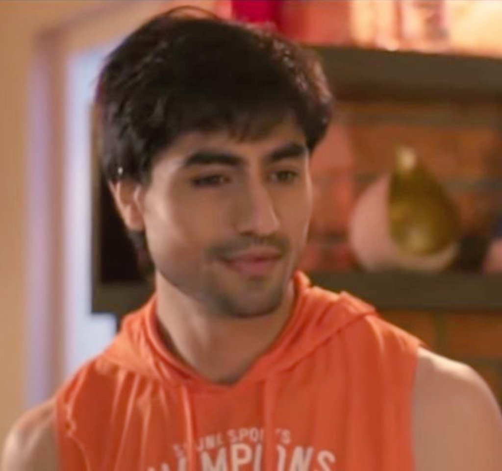 Sorry Aditya I know you are so angry 😡 about Abhi but everything will be OK

#HarshadChopda #AdityaHooda #AbhimanyuBirla