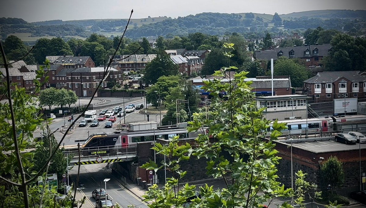 alexdippie's tweet image. #class220 #railway #crosscountry CAN YOU GUESS THE lOCATION ?? 🚂🚂 youtube.com/shorts/reNHRkb… via @YouTube