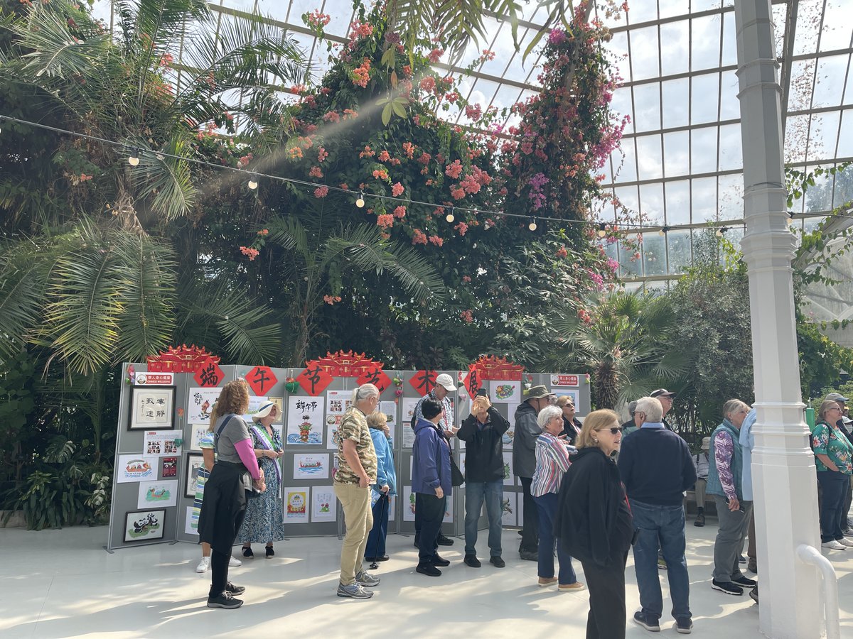 The 🐲#DragonBoatFestival #arts and #wellbeing exhibition is on now till Wed

🎨Do some #crafts 
🚣‍♀️learn about different #cultures and #traditions
  ℹ️  Health information #Breastscreening
🏡See the beautiful #PalmHouse

🙏@UOL_Confucius  for beautiful #chinese calligraphy