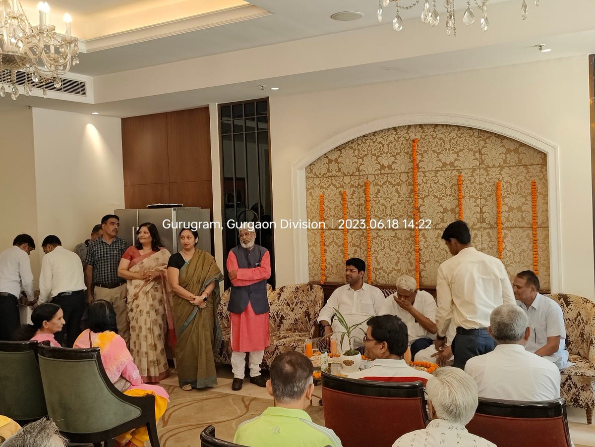 manoj_kverma's tweet photo. #DeputyCMHaryana@Dushyant Chautala#GMDA
Today Dy CM of Haryana Shri Dushyant Chautala ji graced our society and patiently listened to our concerns and assured resolution, major being 24' rdconnecting sec86 to sect90 completion as per master plan, repairof approach road to DLFRG https://t.co/4Q9rQ6TPFz