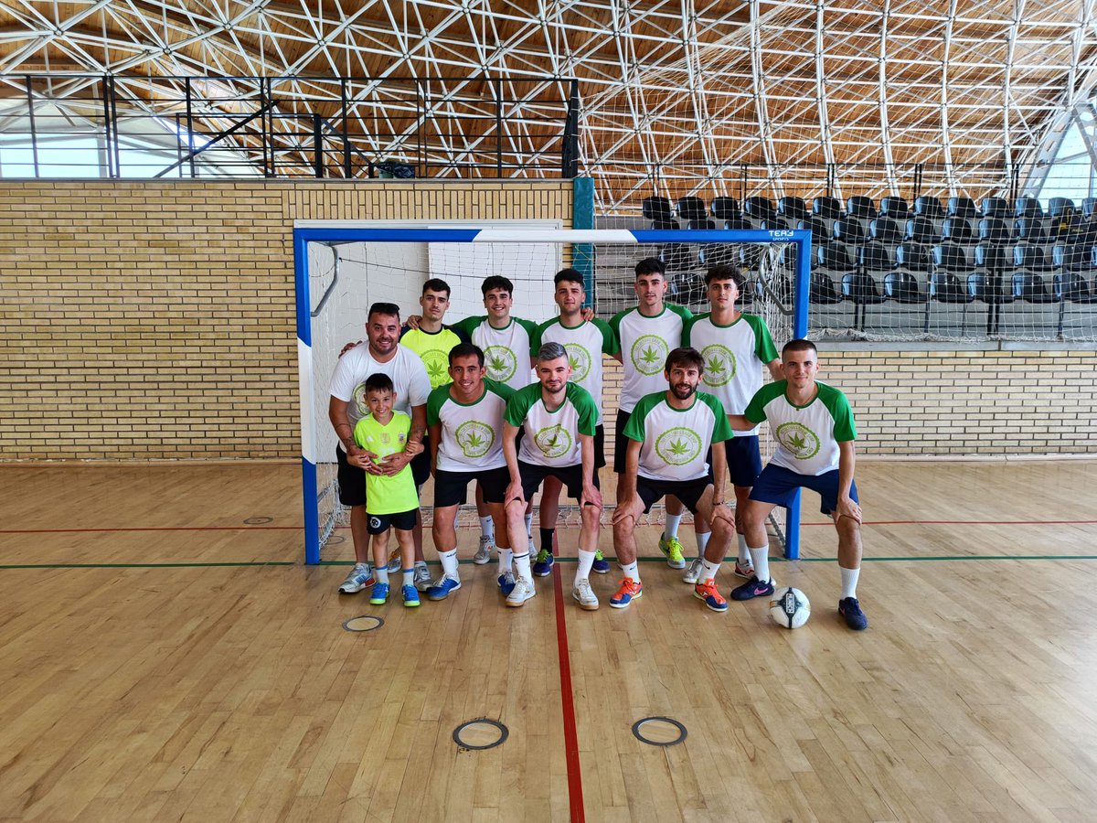 JuliNavarro99's tweet photo. “Me encanta follar los sábados en palafolls” 
@DavidSanzNK @albeert_4 @B5Adri https://t.co/fz7faynrY3