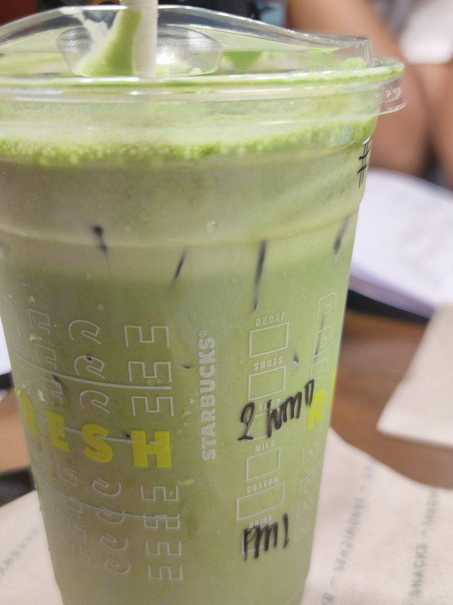 alistdy's tweet image. Taking a pic of my matcha while busy sila mag review