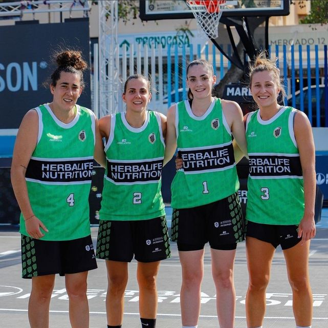 EsportGironi's tweet photo. BÀSQUET-El @BasquetGirona Femení va caure en les semifinals del 3x3 Marbella Open.
El conjunt format per @aithanita, @andrea_vilaro, @CarolWarrior11 i @mcanella8 va perdre amb @Central3x3 (14-19), que es van proclamar campiones.
📷Bàsquet Girona
#Herbalife3x3Series #MarbellaOpen https://t.co/yuBX7dXRxt