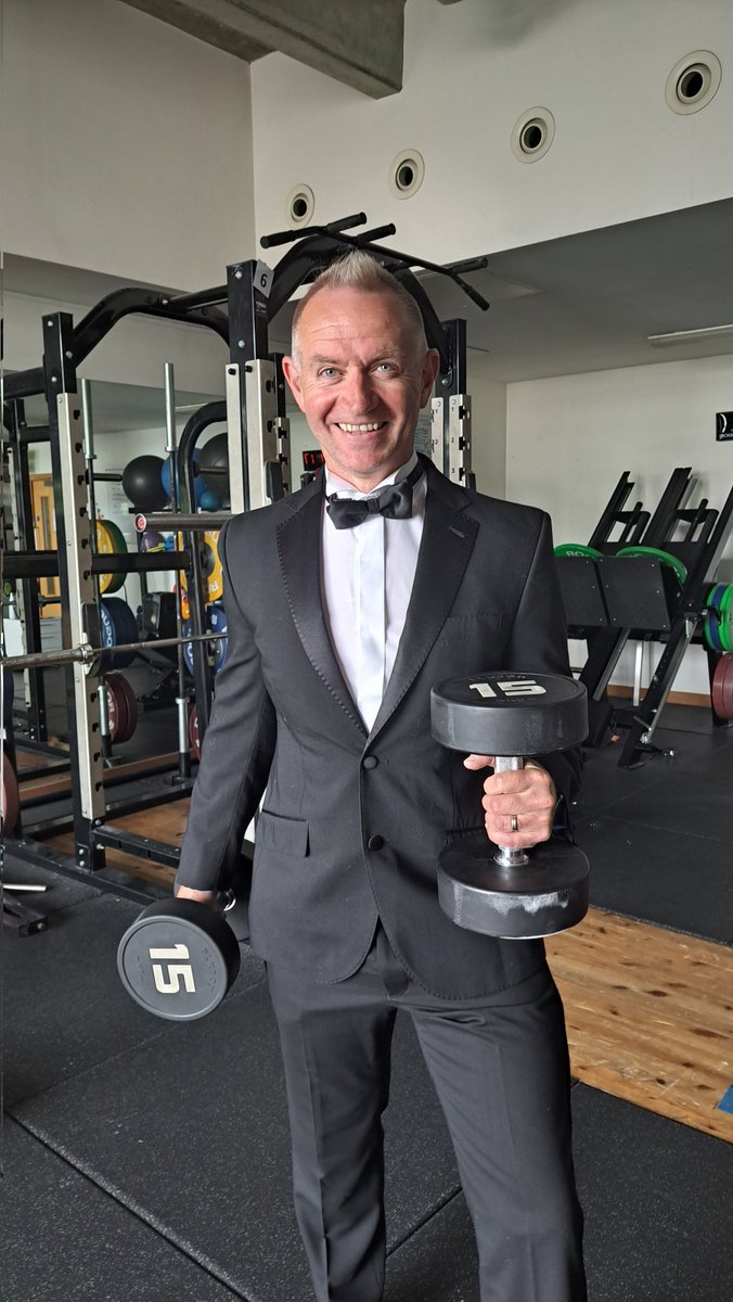 Robalcam's tweet photo. @LawSchool_ie The tux workout will catch on..🏆 https://t.co/00zpzRPr4u