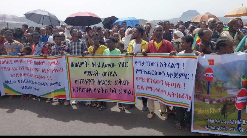 JeremyFano4Life's tweet photo. Amharas in #Telemet and its surroundings speak loudly in today's massive and peaceful rally. They send a message to the Ethiopian government and the international community to respect their Amhara identity.
#Telemt #Wolkayit #Amhara! https://t.co/1rZqVkq9Pl
