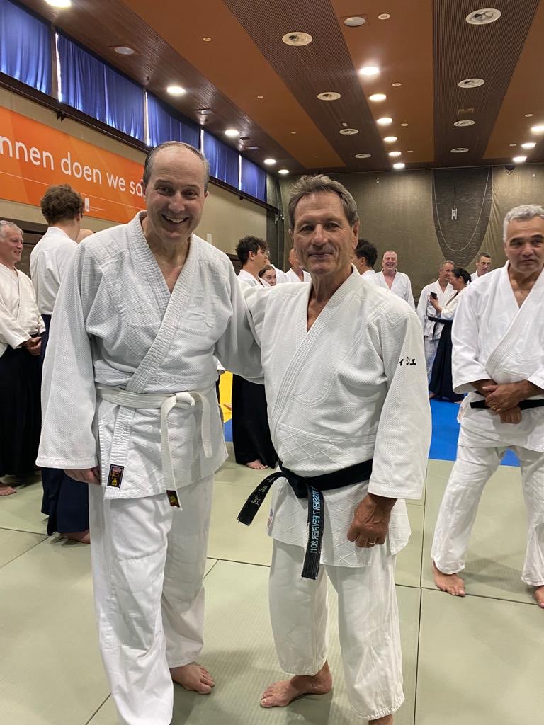 GJ Alexander Knoops tweet media