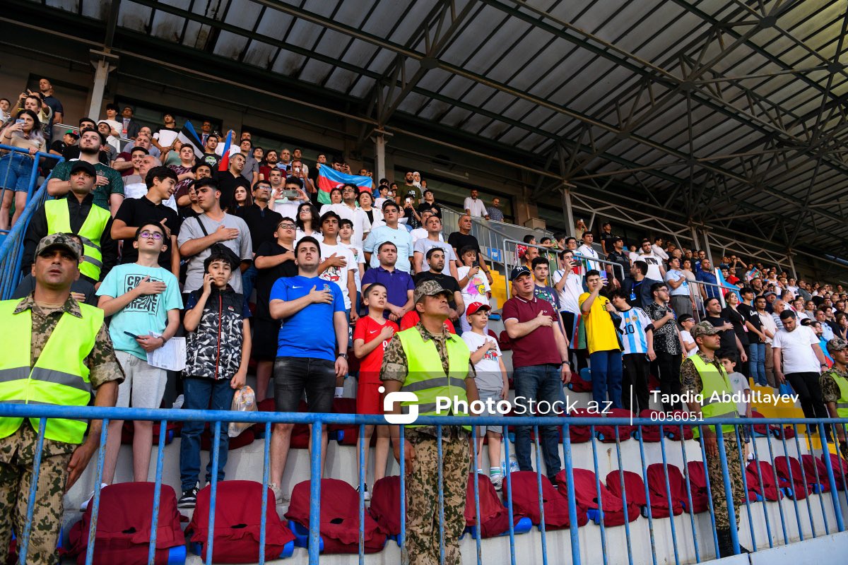 PhotoStockaz's tweet image. Azərbaycan - Estoniya matçı.

AVRO-2024-ün seçmə mərhələsi çərçivəsində “Dalğa Arena”da baş tutan Azərbaycan və Estoniya futbol millilərinin qarşılaşması.

📷 Ətraflı: photostock.az/media/648E03A1…

#futbol #avro2024 #azərbaycan #estoniya #oyun #futbolçu #top #stadion #arena
