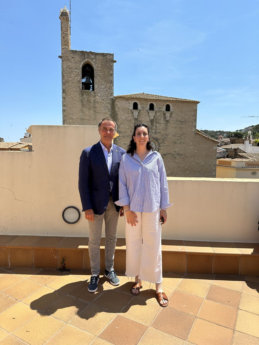 TotsxBegur's tweet photo. Ahir es va constituir l’Ajuntament de Begur, i degut al pacte escollit per la primera força, encapçalarem la oposició. Joan i Emili decideixen fer un pas al costat i entra Anna Congost juntament amb Eugeni Pibernat. #totsxbeguresclanya https://t.co/65MEn0sz3B