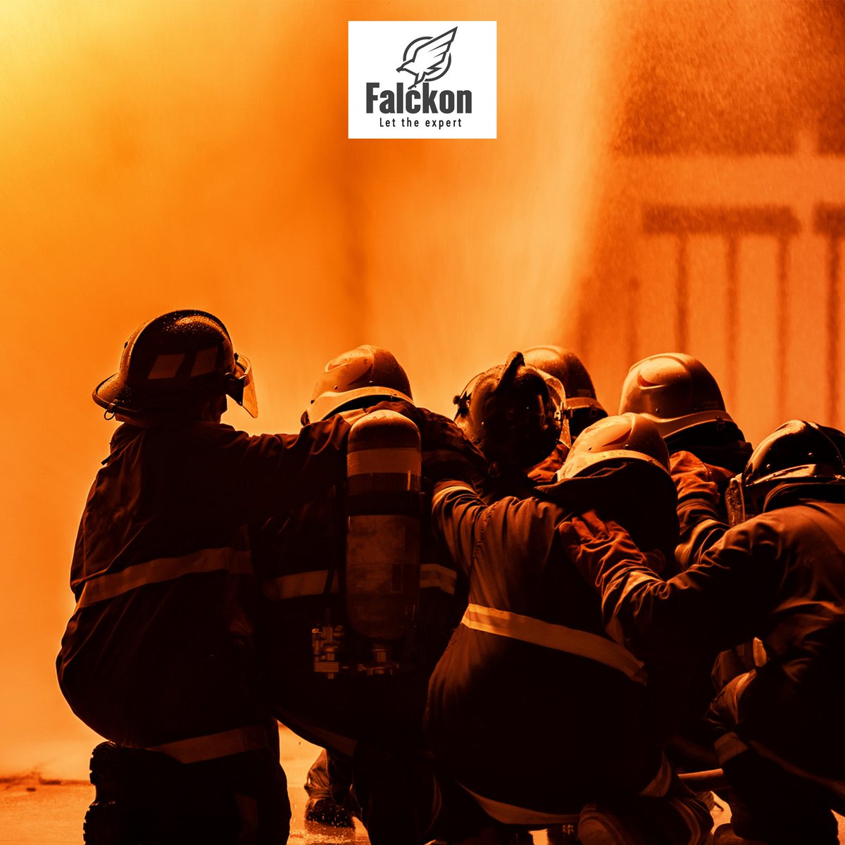 falckonturkiye's tweet photo. En tehlikeli görevleri üstlenirken kalplerinde evlatlarının sevgisi var. Babalar günü kutlu olsun. Mutluluk işini işin uzmanına yani babanıza bırakın.
#falckonturkiye #falckon #baba #babalargünü #babalar #mutluluğunuzmanı #babalargünükutluolsun https://t.co/DpUzb136H5