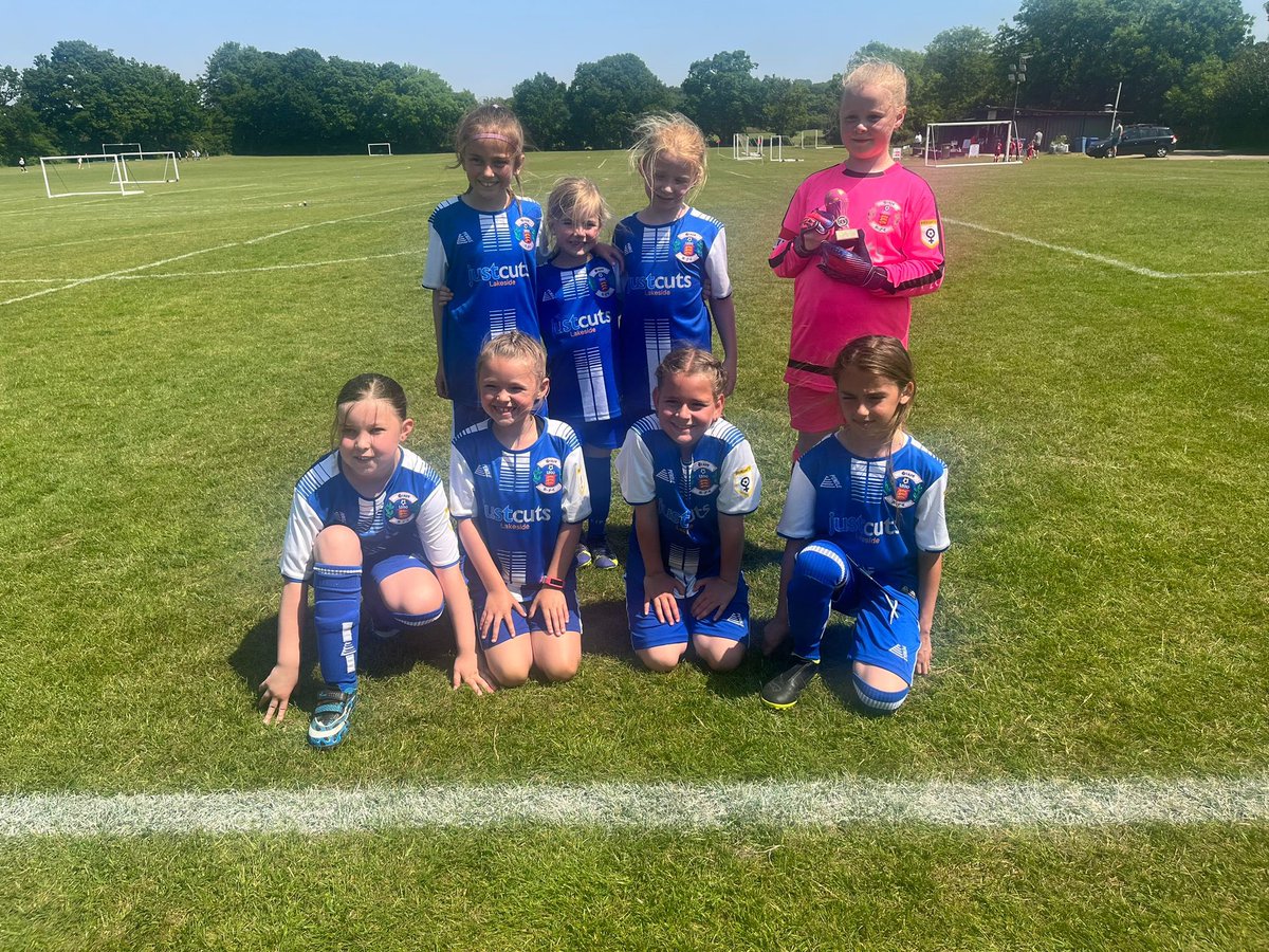 HayleyBobBill's tweet photo. Such a lovely team of girls, Not long till their next tournament @GraysAthleticWG https://t.co/5qEZUBBe2F