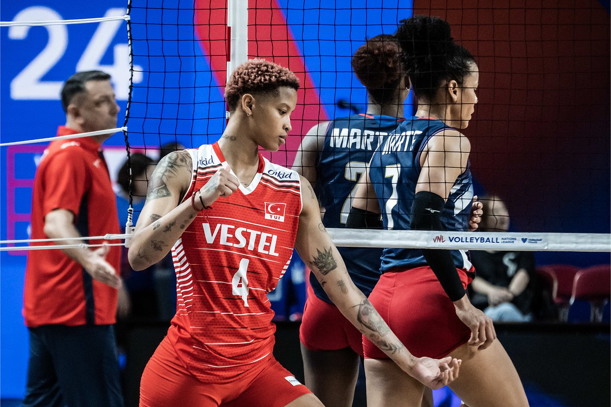 🧿 VNL'e damga vuruyor: MELISSA VARGAS!

Şu anda; 

🔥 En skorer oyuncu: 1️⃣6️⃣2️⃣
🏐 En çok hücum sayısı bulan oyuncu: 1️⃣3️⃣9️⃣
🚀 En çok ace atan oyuncu: 1️⃣4️⃣