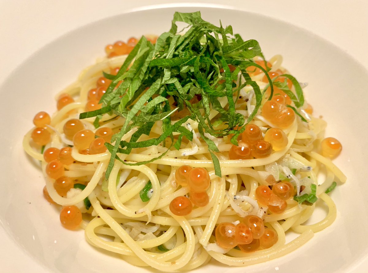 🍴今日の一品、 いくらとシラスのスパゲティ バター醤油味 Spaghetti with cod roe and whitebait in butter and soy sauce.