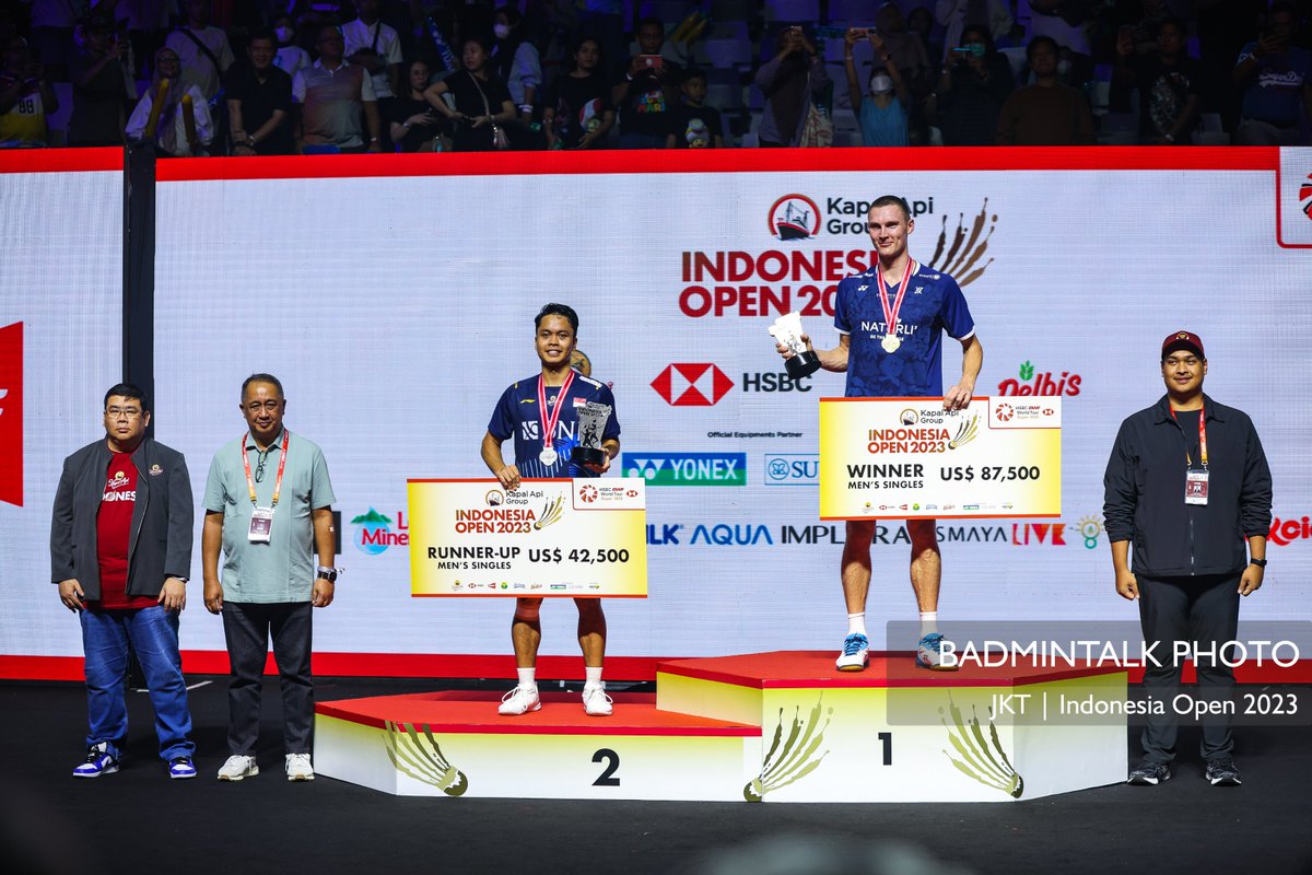 Men’s Singles - #IndonesiaOpen2023

🥇Viktor Axelsen (DEN/1)
🥈Anthony Sinisuka Ginting (INA/2)

Congratulations to both players!

#BadmintalkPhoto #KAGIO2023 #IndomilkSteril #FaedahnyaRiil