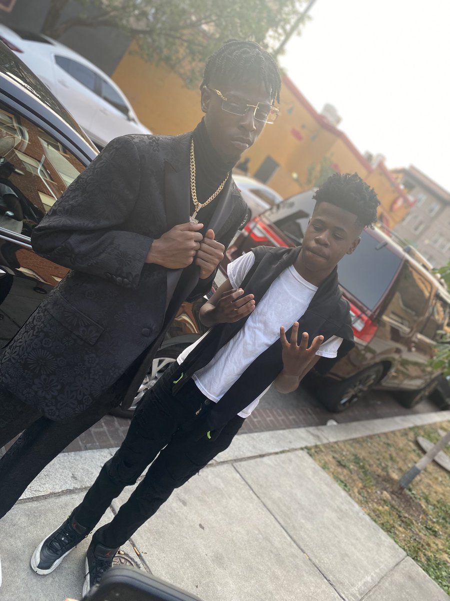 mar1up___'s tweet photo. Brodie already know this shit for life🤩🖤 
#prom2k23 https://t.co/e1B60AFb6n