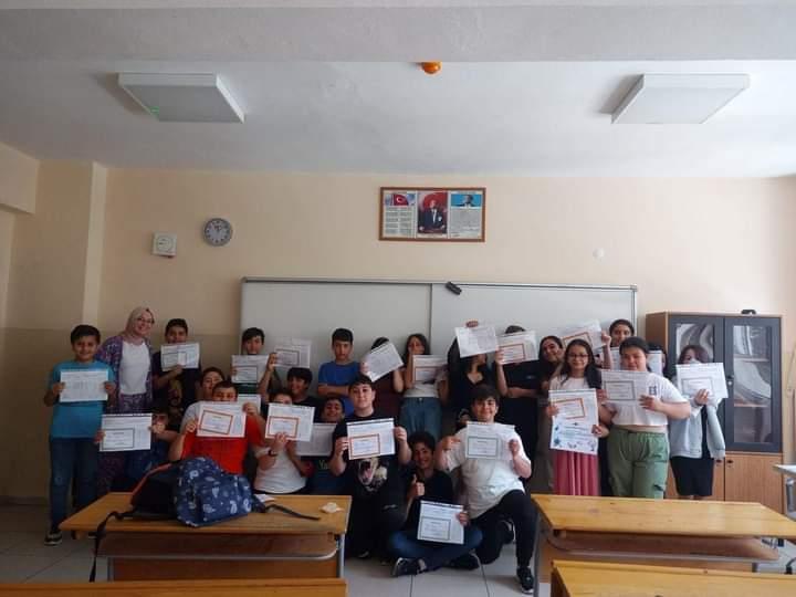 izakirogluoo's tweet photo. 2022-2023 Eğitim Öğretim yilını tamamladik
Koca bir yilı daha başarı hikayeleriyle sonlandırdik.Simdi dinlenme tatil zamanı. https://t.co/ipoNlpwN2Q