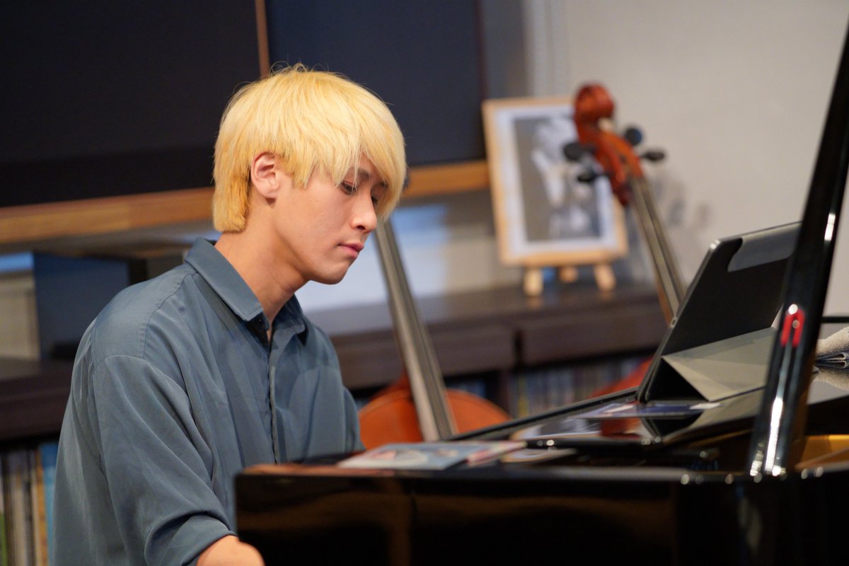 yagiyacafe's tweet photo. ジャズピアニスト・榊原灯香さんのコンサートでした。とても深い静かなピアノの音色にうっとりでした。
半年後には国外での生活が始まるそうで。日本とは違う環境でどんなふうに変わっていくのか？これかも楽しみな灯香さんでした。

#コンサート #ヤギヤ #金沢 #カフェ #名曲喫茶 #榊原灯香 #ピアノ https://t.co/cDdMhEMtzC