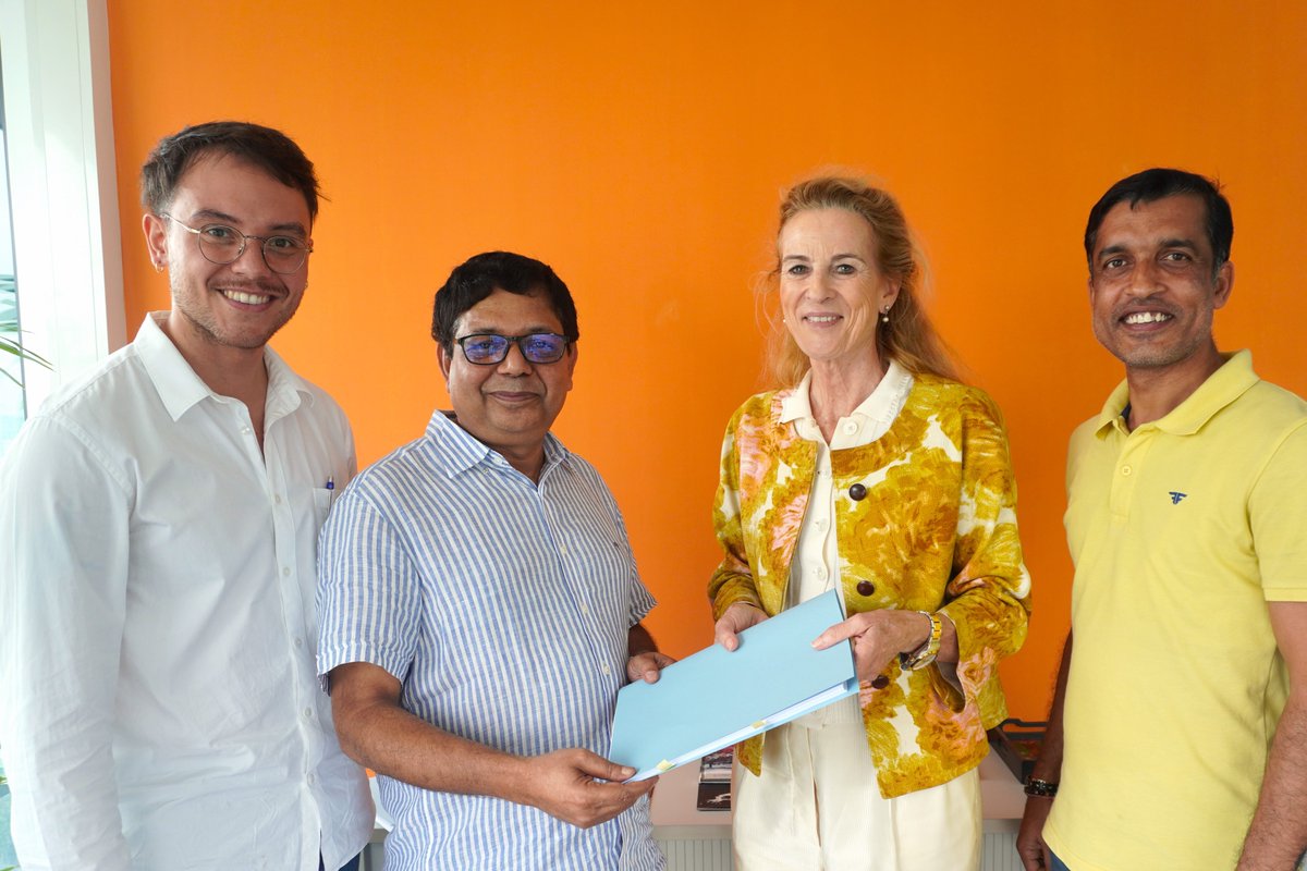 SwissAmbBD's tweet image. 🇨🇭is proudly partnering with @RUPANTAR13 for a project “Astha” that shares common goals with the 🇧🇩 National Youth Policy (2017). Our project will collectively focus on empowering #women &amp;amp; #marginalized groups to #nurture a brighter #future for #generations to come. #SwissinBD 🙌