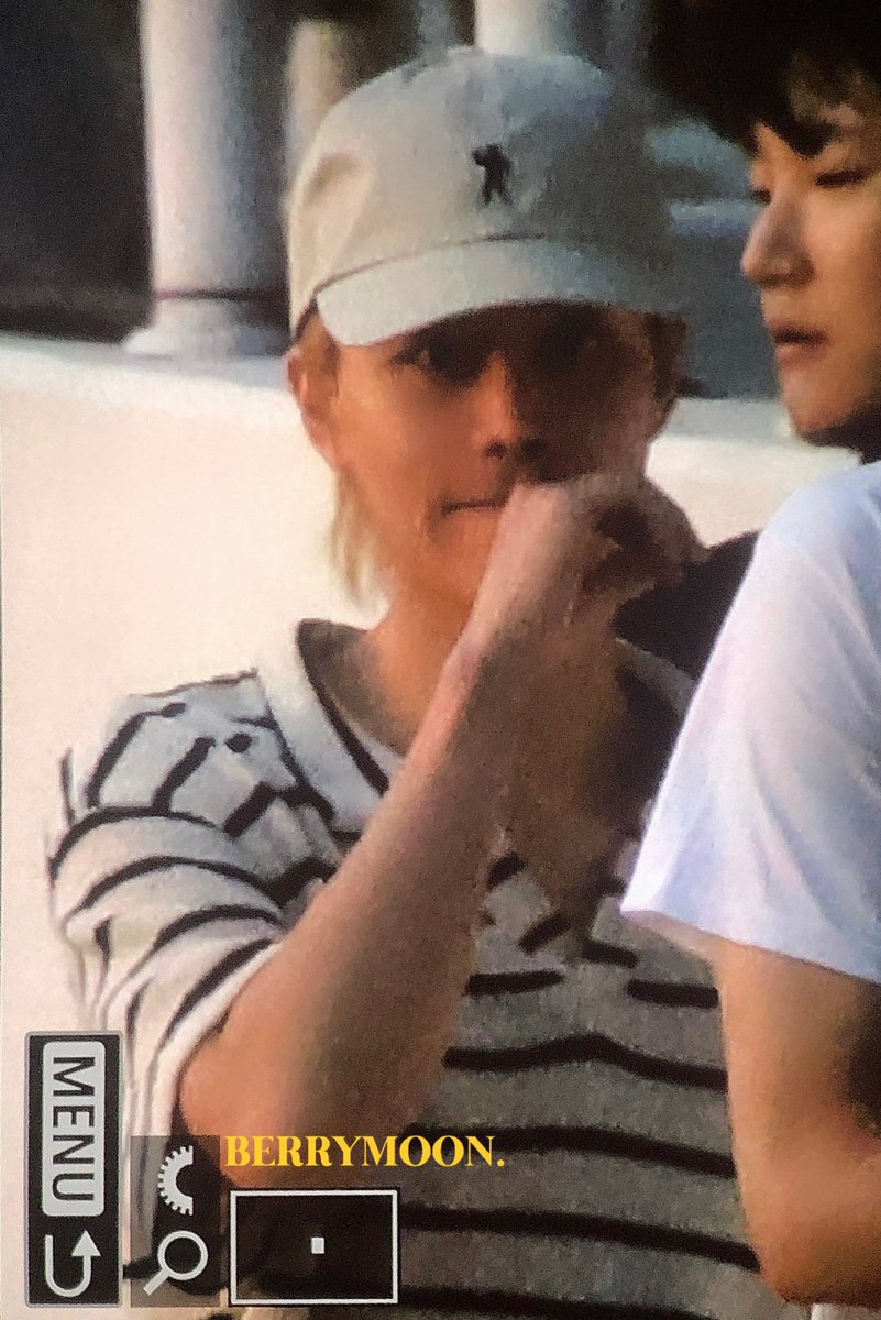 BerryMoon614's tweet photo. 230618 브루노마스 콘서트
#태일 #TAEIL #NCT127 https://t.co/4nPui7cGMx