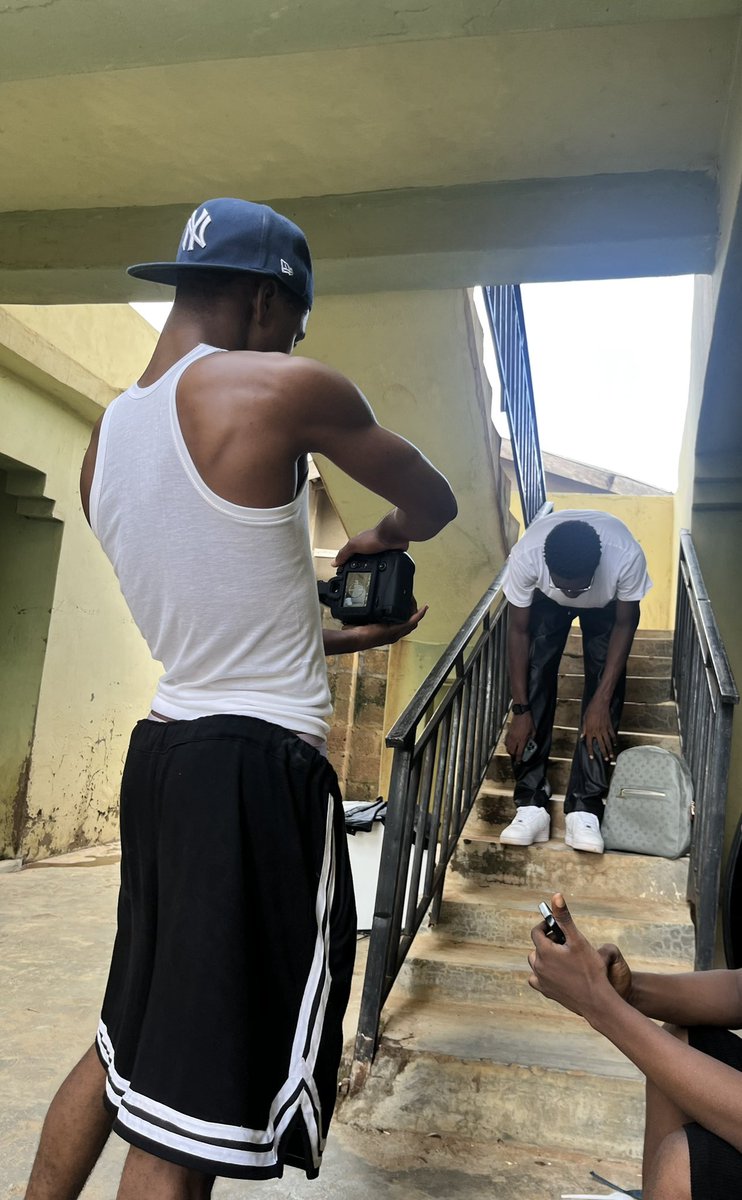 Drop a cool photo of you doing your job! 🙏🏿❤️