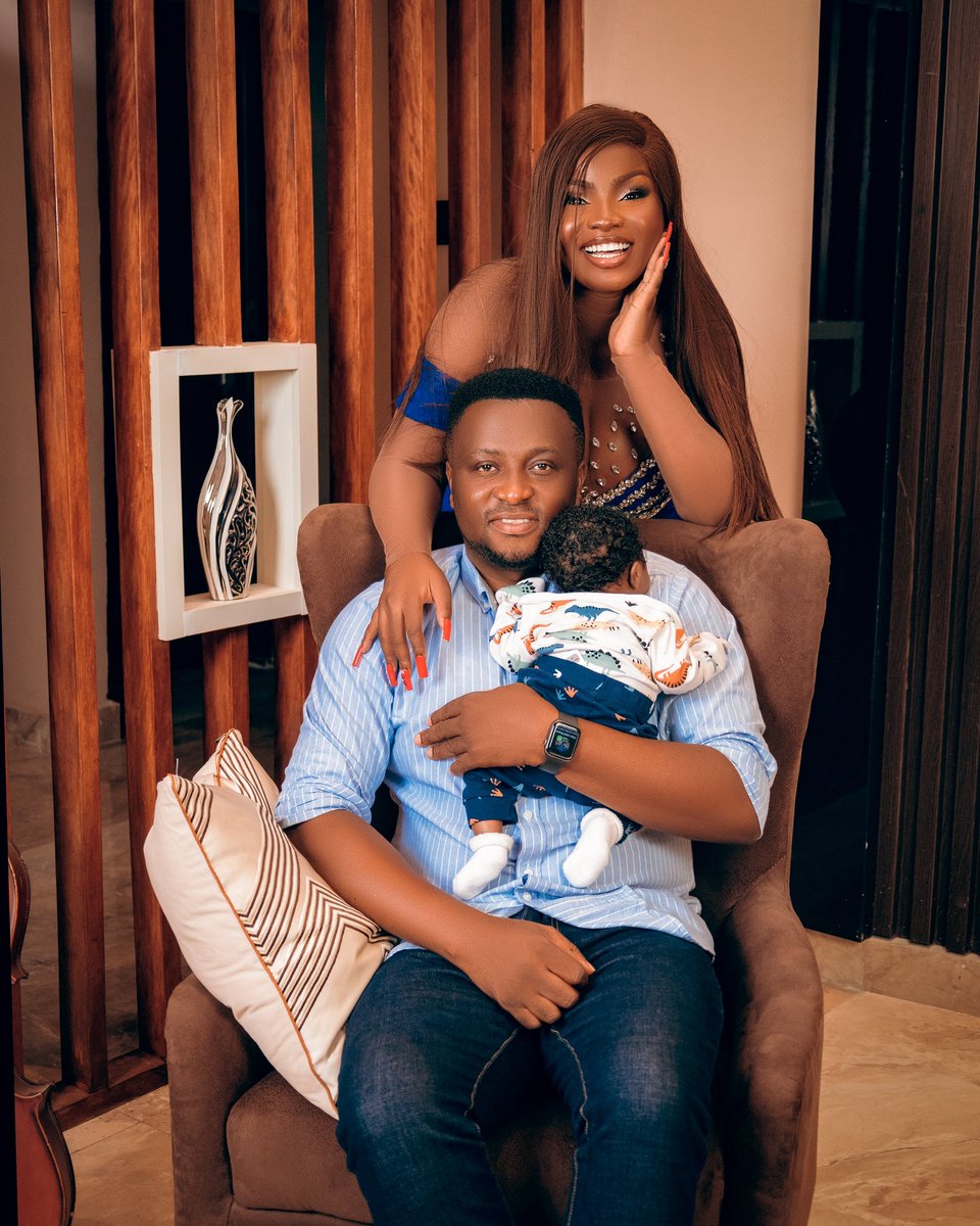 MfonAlphamodel's tweet photo. Happy Father’s Day to me and every responsible fatherly figures out there. #HappyFathersDay https://t.co/d0wLadgnJ5