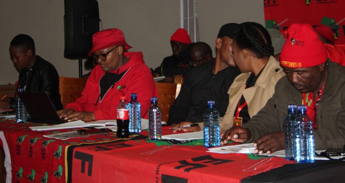 effnorthercape's tweet photo. ♦️In Pictures♦️

Commissar Rebecca Mohlala arriving at Frances Baard RGA which is underway in Sol Plaatje Subregion in Kimberley held at the Northern Cape Legislature

@MathibeRebecca
@ShadrackTlhaole

#EFFTurns10 https://t.co/jtsHtzUrUG