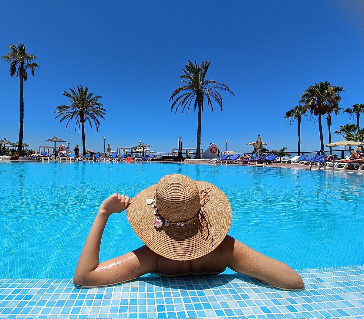 Enjoying! ☀️🌊🌴

#lanzarote #papagayo #pool #islascanarias #canaryislands #lanzaroteisland #canaries #paradise #holidays #lovelanzarote #ig_lanzarote #canarias #enjoying #travelspain #ilovespain #spain