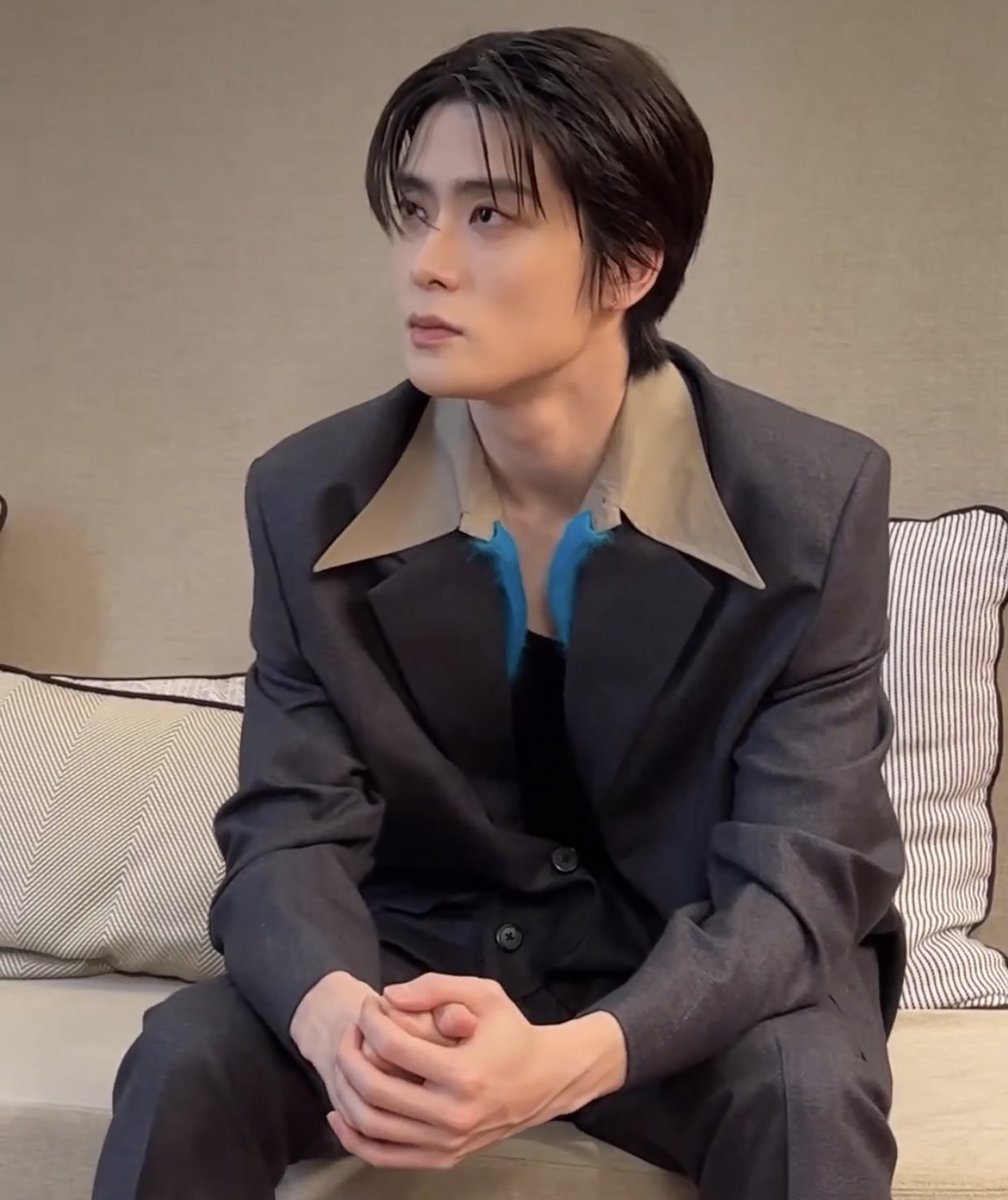 jaehyunpetals's tweet photo. Jaehyun today’s look!!

#PradaSS24 #JaehyunForMFW @Prada https://t.co/wZEB9rbLHx