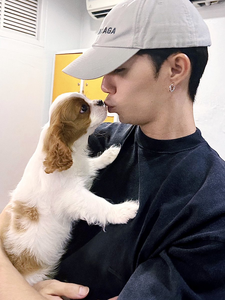 zee_pruk's tweet photo. ฝากลูกชายตัวน้อยชื่อว่า ฮาร์ททึ ด้วยนะค้าบ สมาชิกใหม่ของพวกเรา ง่ำๆ @heartuehonghong 
#Heartueโฮ่งโฮ่ง https://t.co/rMnzd2U3fg