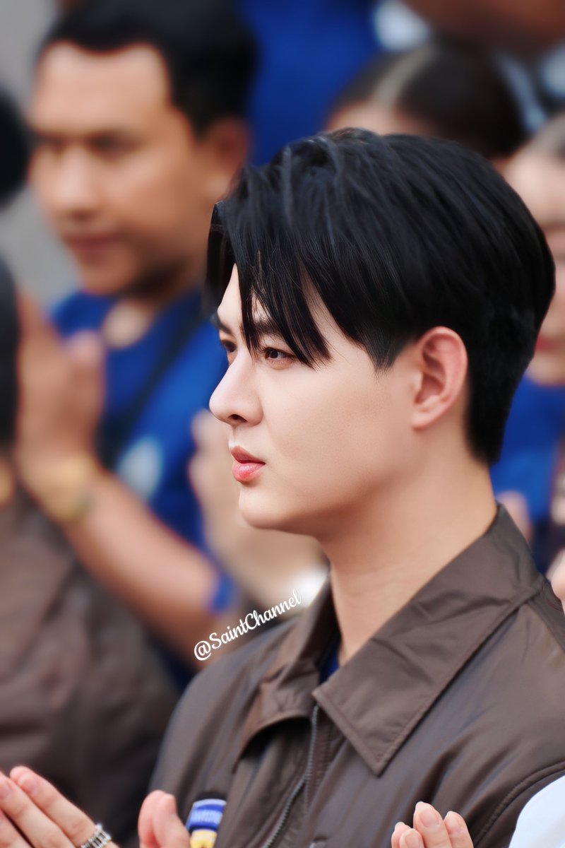 "เซ้นต์ ศุภพงษ์" ผู้จัดแห่ง IDOLFACTORY ถือฤกษ์ดี บวงสรวง ซีรีส์วายแนวสืบสวนสอบสวนฟอร์มยักษ์ “ลางสังหรณ์” (The Sign)

#บวงสรวงลางสังหรณ์ 
THE SIGN WORSHIP
#Saint_sup #MingEr