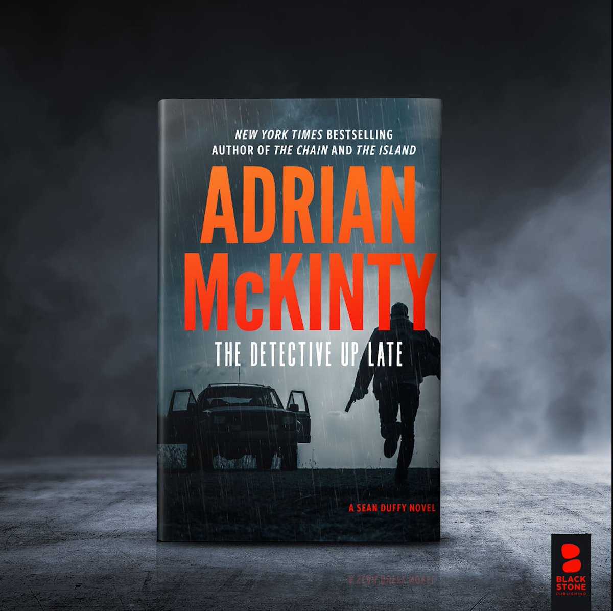 ⭐️THE DETECTIVE UP LATE written by <a href="/adrianmckinty/">Adrian McKinty</a> published by <a href="/BlackstoneAudio/">Blackstone Publishing</a> August 8th!!⭐️
PREORDER HERE: bookshop.org/p/books/the-de…