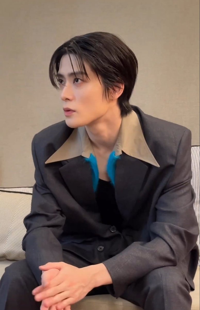 rt and reply with the tags!!

PRINCIPE JAEHYUN A PRADA 
#PradaSS24 #PradaSS24xJaehyun <a href="/Prada/">PRADA</a>